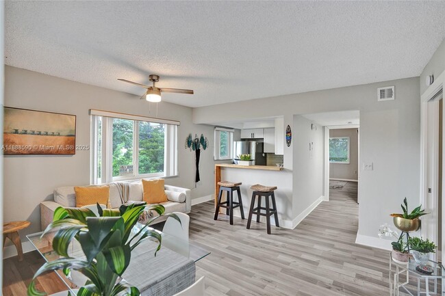 Primary Photo - 335 SW 20th St