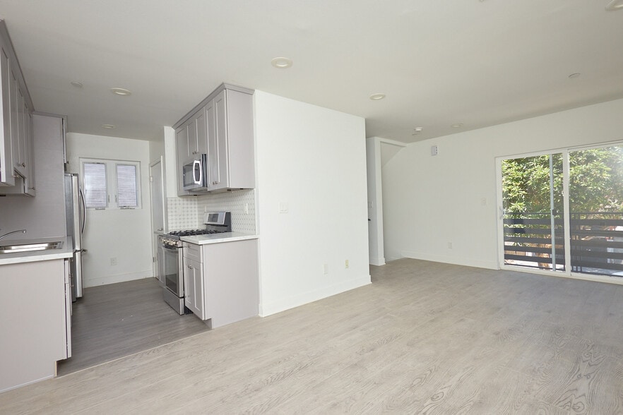 Building Photo - 125 N Mountain View Ave
