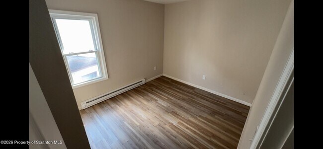 Building Photo - 1014 Snyder Ave