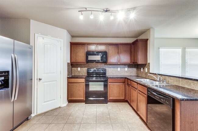 Building Photo - 1101 Rainer Dr