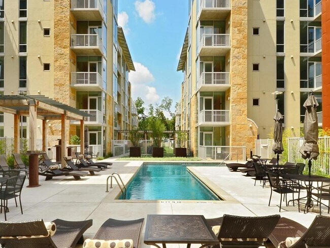 Primary Photo - 1600 Barton Springs Rd