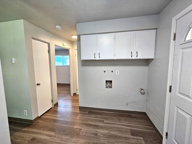 Building Photo - 17115