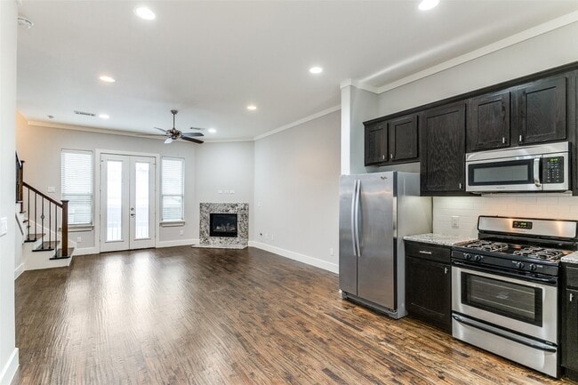 Building Photo - 4323 Dickason Ave