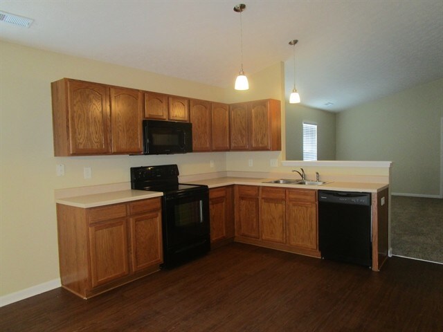 Building Photo - 1283 Spring Lake Dr
