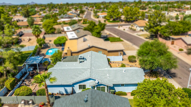 Building Photo - 6819 E Grandview Dr