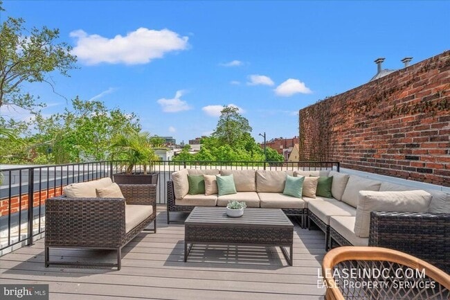 Building Photo - 1708 1/2 10th Street NW-
