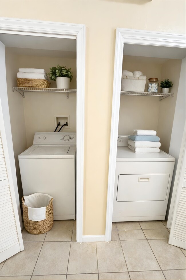 Building Photo - 24 Bloomfield Way