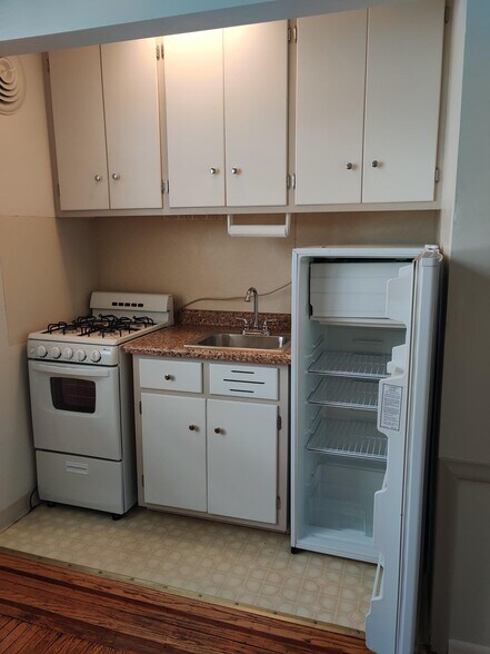 Kitchen View #2 - 2514 Girard Ave S