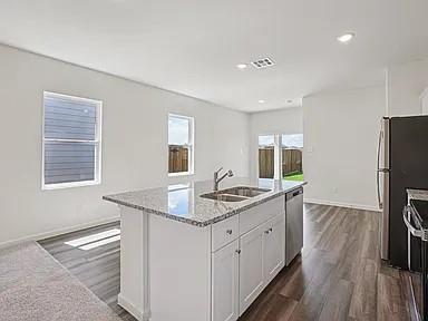 Building Photo - 2010 Prairie Ln