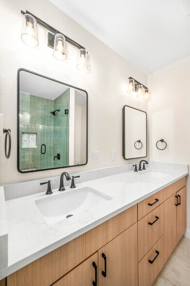 Building Photo - 2435 S Race St