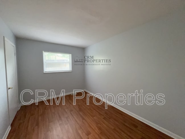 Building Photo - 1931 S Gala Dr
