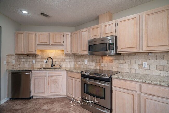 Building Photo - 5504 Shadow Grove Blvd