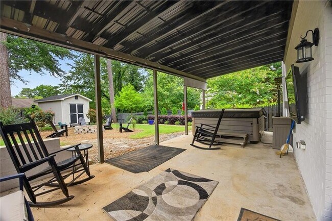 Building Photo - 2982 Northbrook Dr