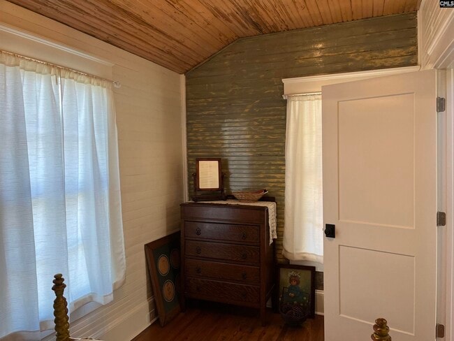 Building Photo - 214 Augusta St