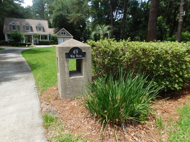 Building Photo - Expansive Unfurnished Spanish Wells Home Available for Rent