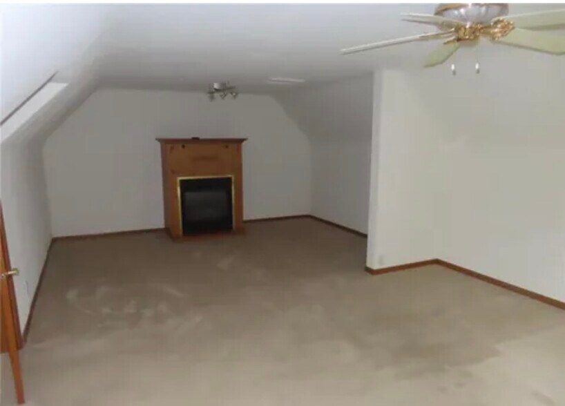 Building Photo - 11349 Elliot Ave NW