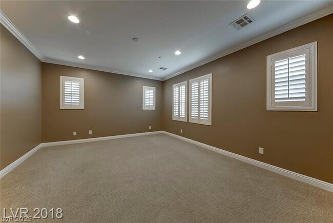 Building Photo - 3144 Whitfeild Ave