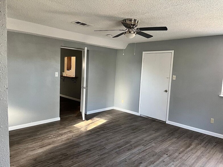 Primary Photo - 6710 Sebring Dr