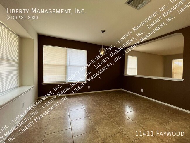 Building Photo - Single story home in the gated Heights at ...