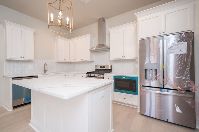 Building Photo - 3BR/3BA For Rent