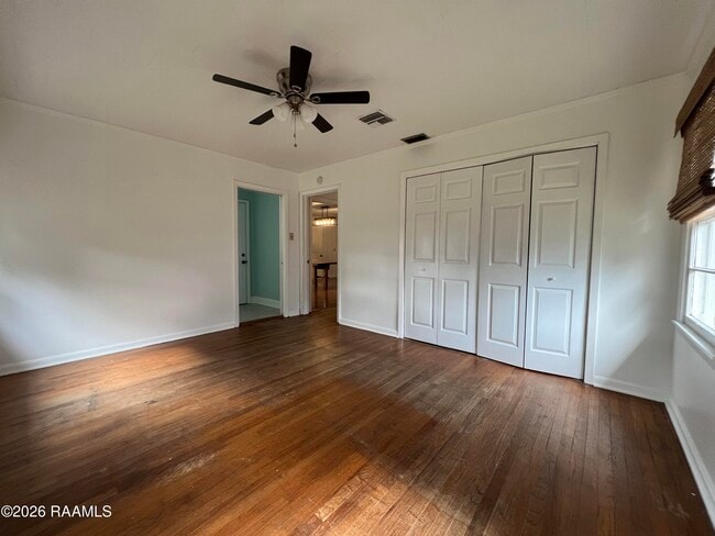 Building Photo - 215 Stephens St