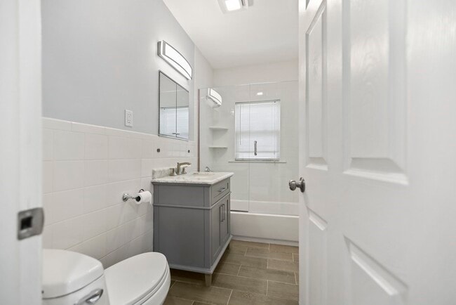 Building Photo - 1004 South St