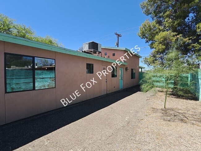 Building Photo - 3318 E Bellevue St