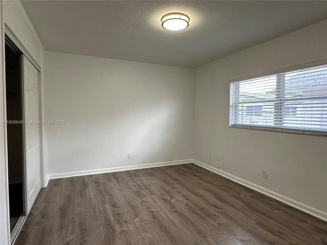 Building Photo - 2822 Van Buren St