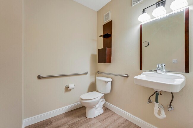 Building Photo - 157 Cat Rock Ln
