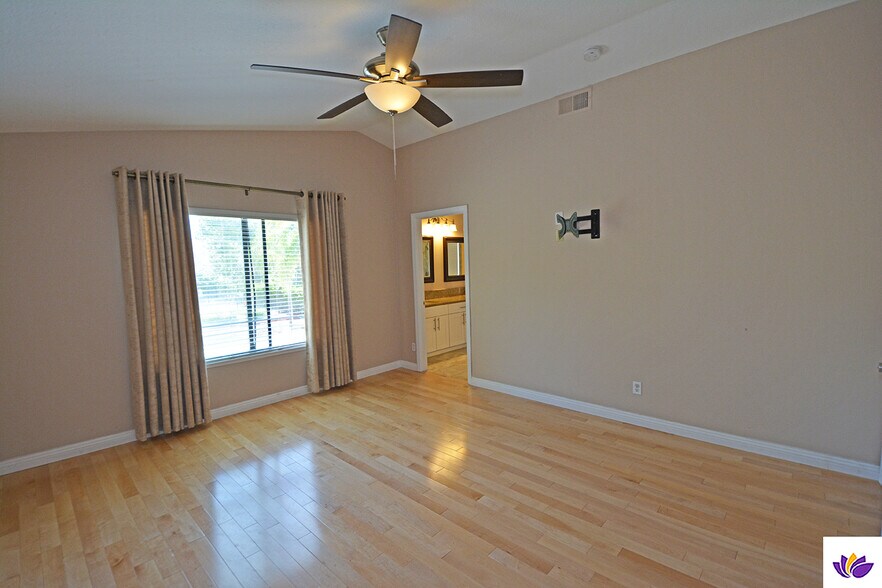 Building Photo - 23935 Ingomar St