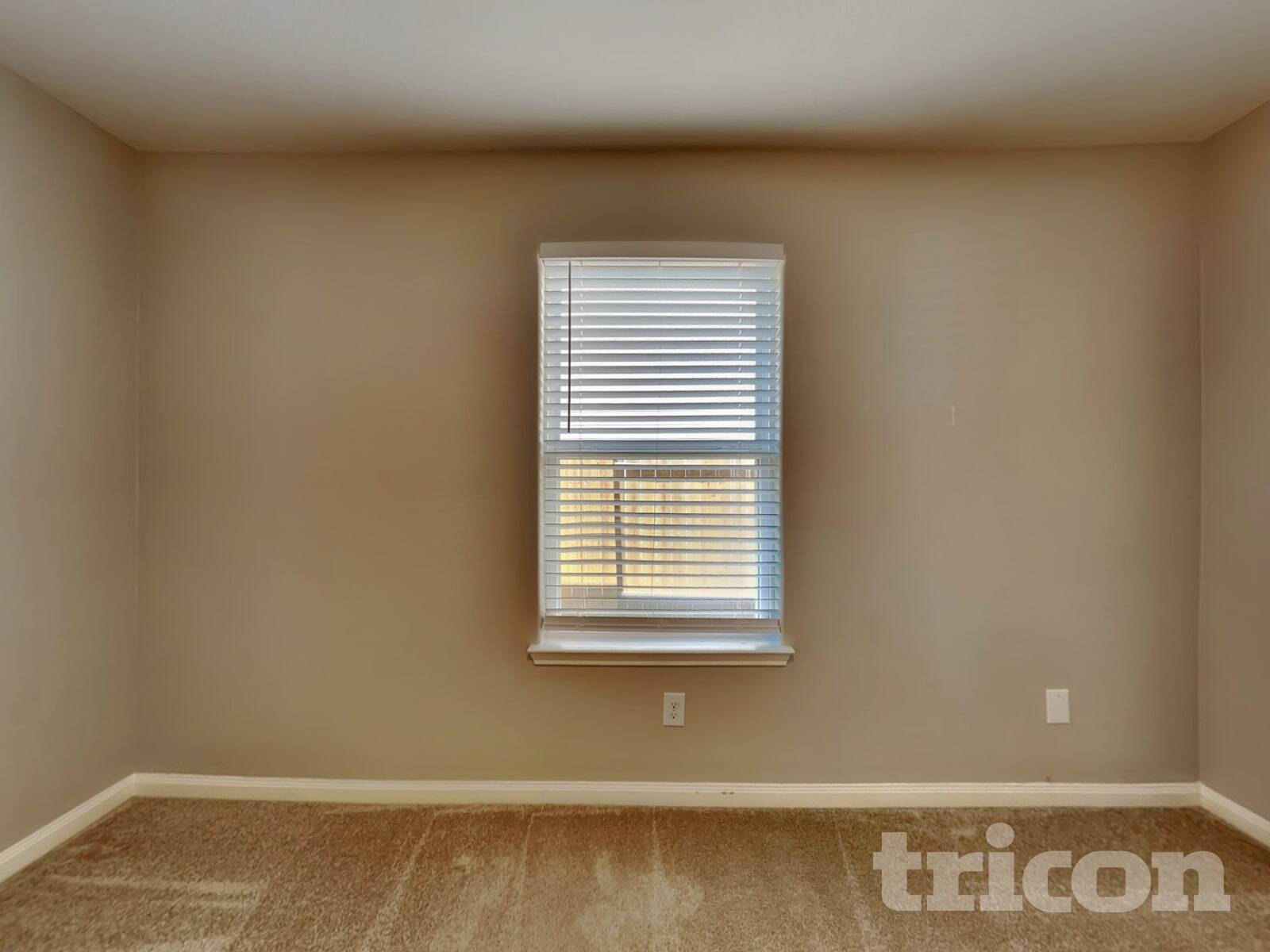 Building Photo - 8122 Hall View Dr