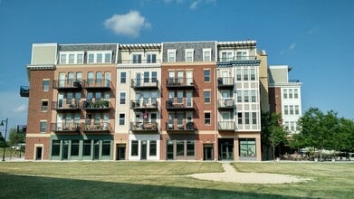 Building Photo - 332 River St