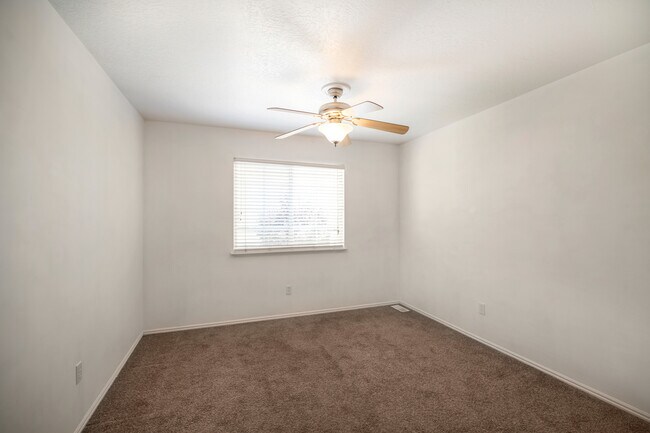 Building Photo - 955 N 1125 W