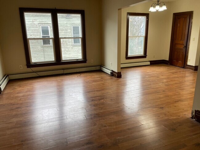 Primary Photo - 619 W Water St