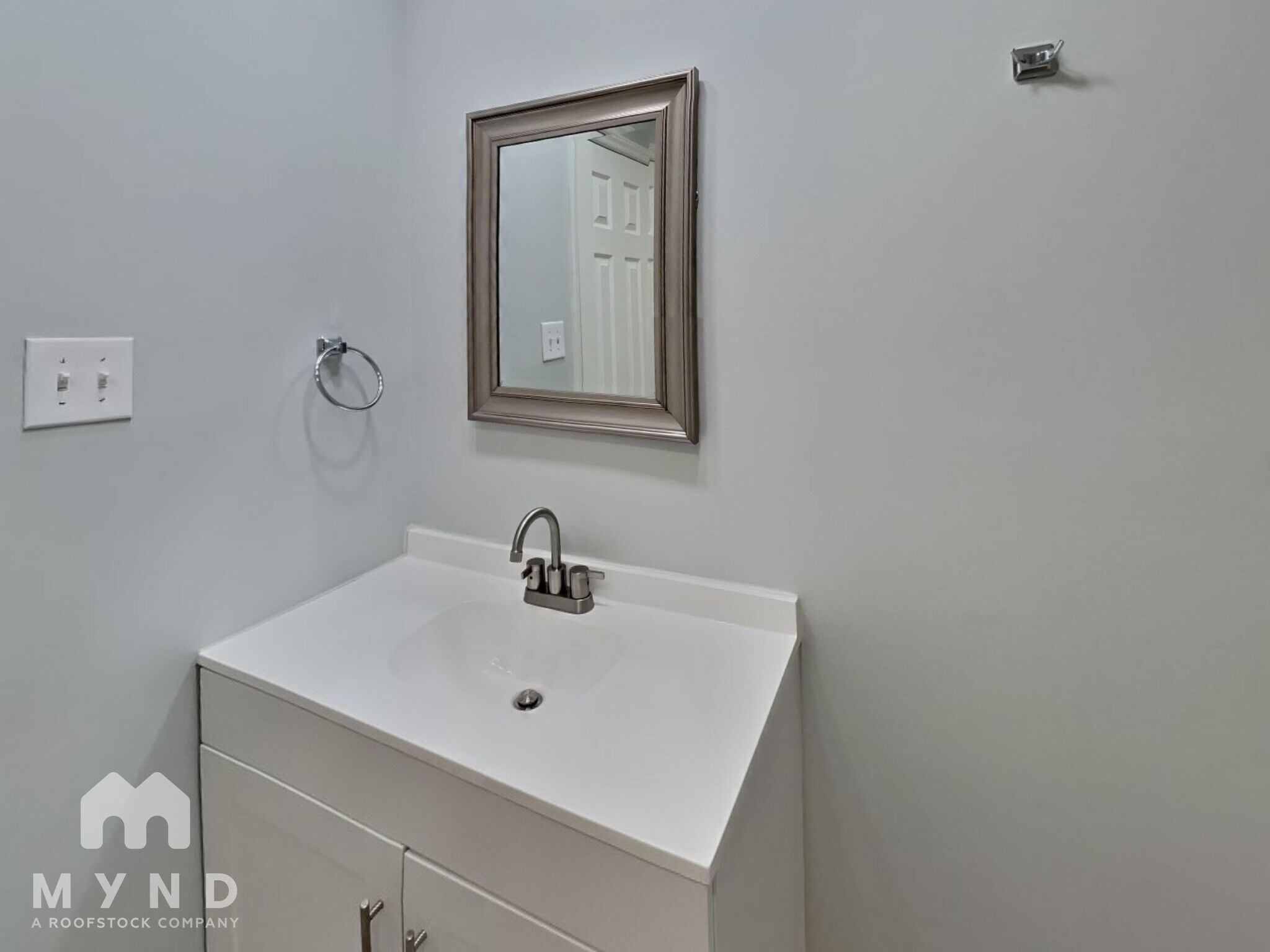 Building Photo - 900 Chalmers St