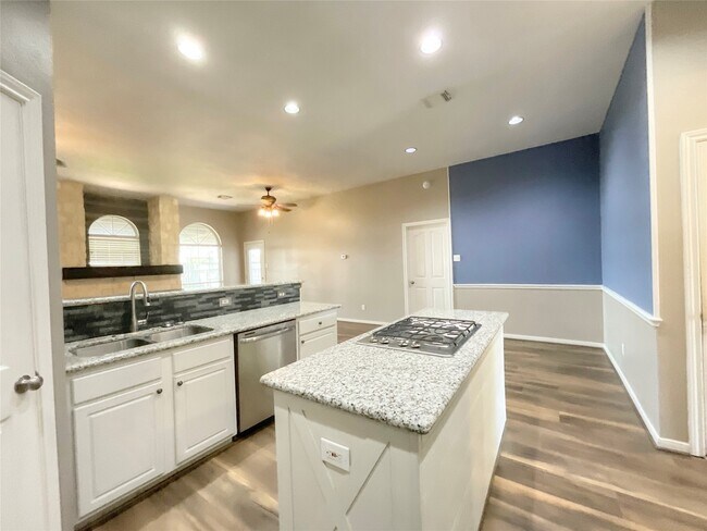 Building Photo - 9509 Dry Springs Dr