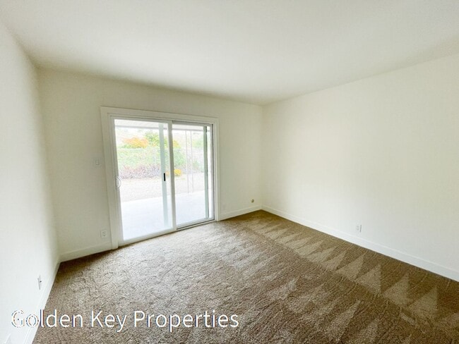 Building Photo - Beautifully remodeled property located in Costa Serena!