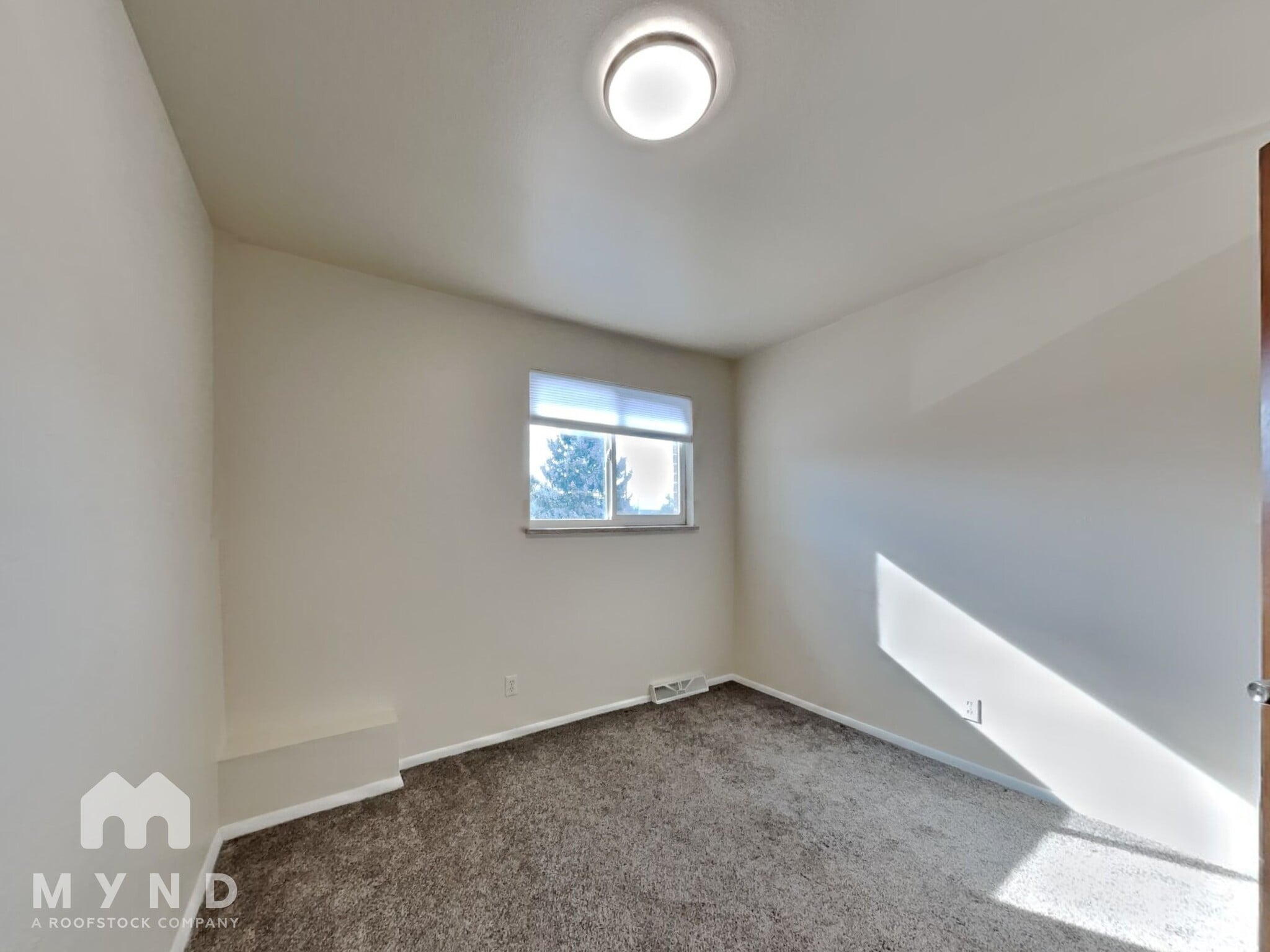 Building Photo - 5390 King Ct