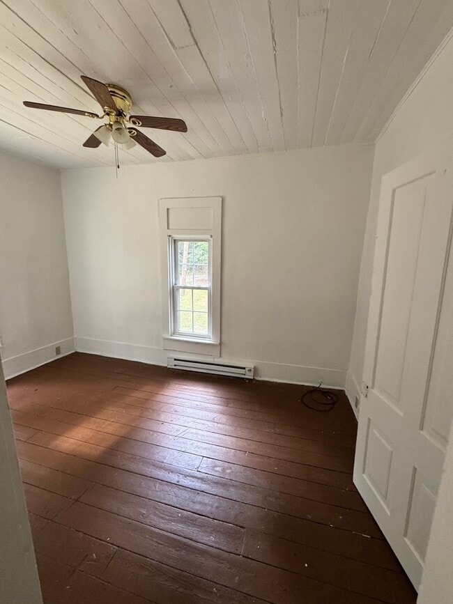 Building Photo - 2 or 3/1 in Grover, NC really located in E...