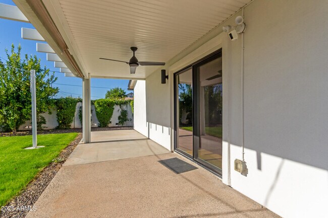 Building Photo - 1129 E McKinley St