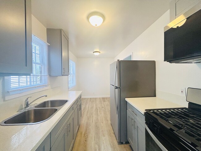 Building Photo - 20th Street Apartments