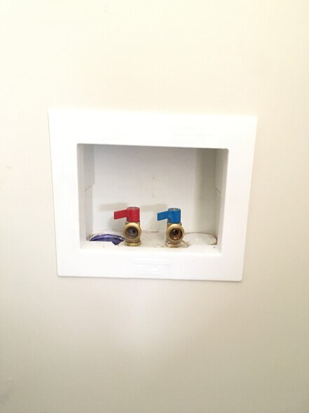 Building Photo - 270 S 20th St