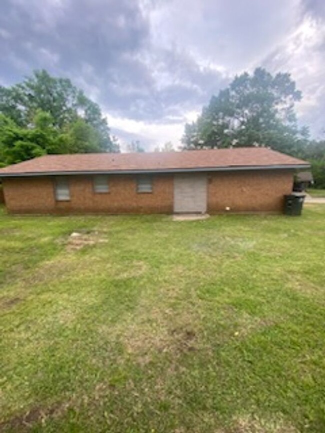 Building Photo - Home for Rent in Coushatta, Louisiana - Re...