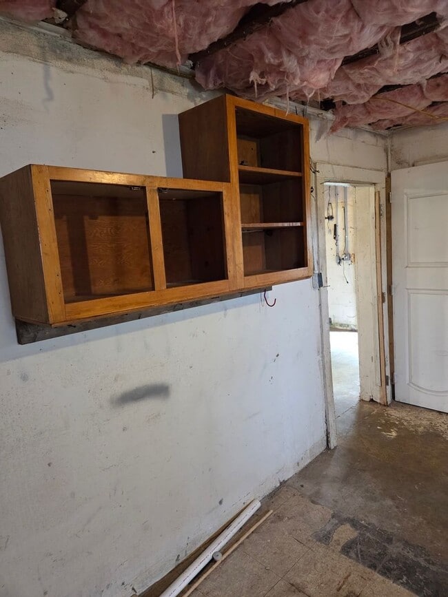 Building Photo - 1744 Granby Rd