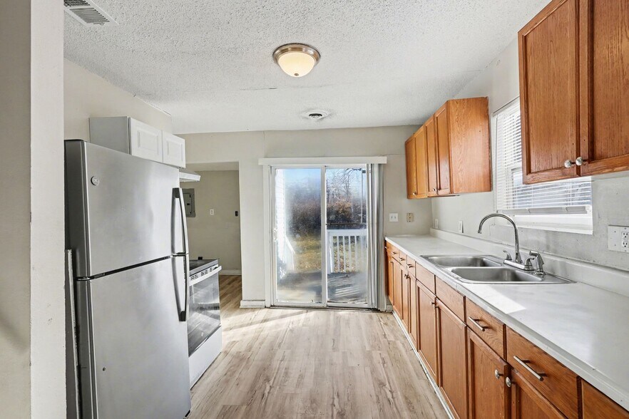 Building Photo - 7237 Wabash Ave