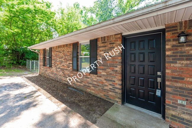 Building Photo - 4326 Worsham Ave. - Charming 3 bed/2 full ...