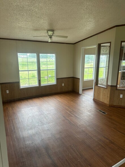 Building Photo - 214 Troy View Dr