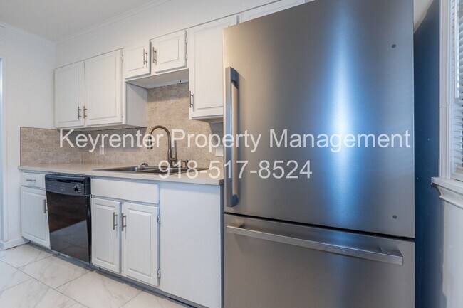 Building Photo - Beautiful 3 bedroom 1 bath, Available Now!