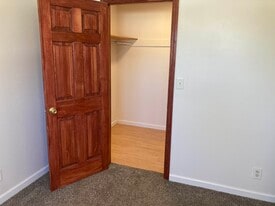 Building Photo - 409 S 10th Avenue