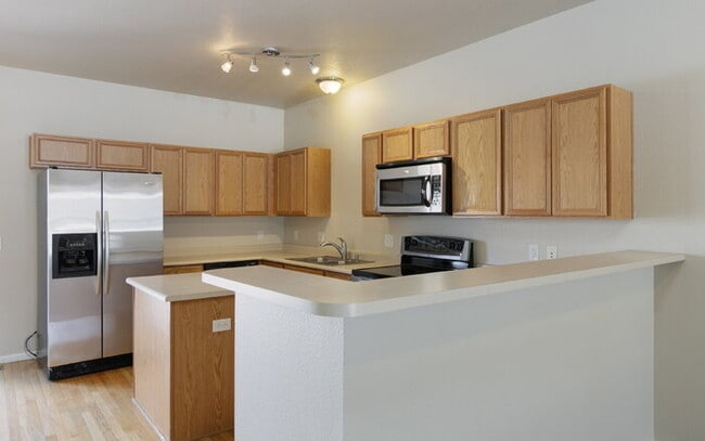 Building Photo - “Move-In Ready Townhome – November Rent Free!”